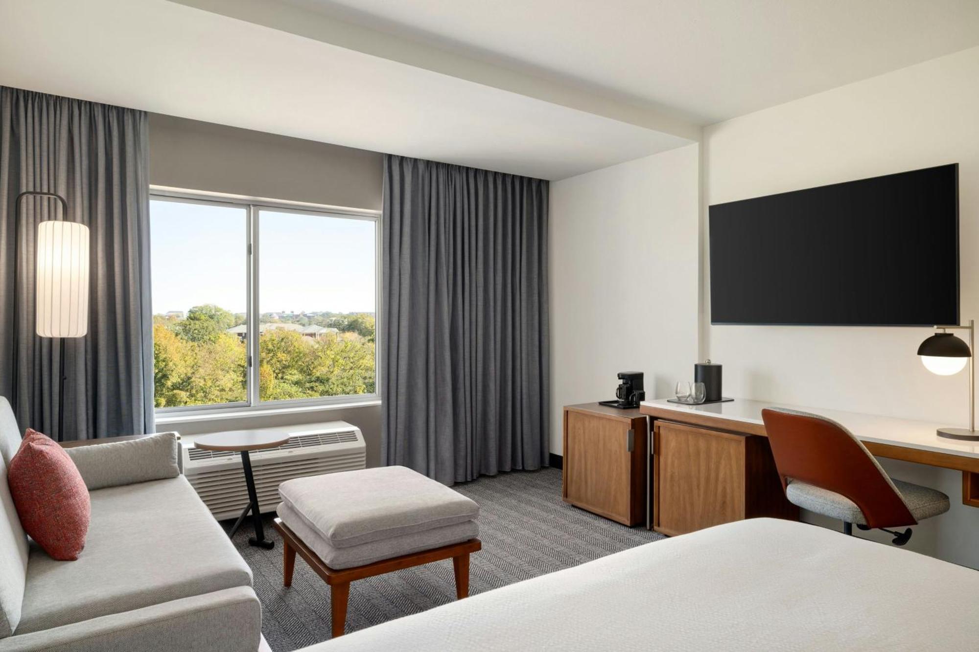 Courtyard By Marriott Starkville Msu At The Mill Conference Center Экстерьер фото